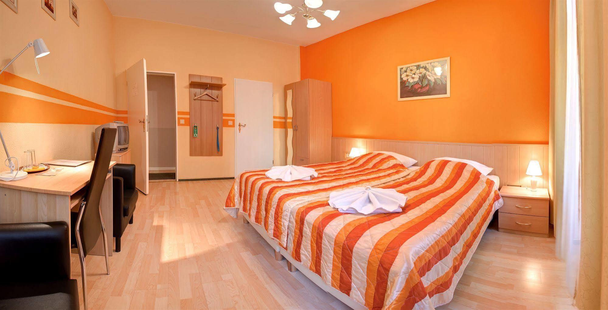 Gasthuis Hotel-pension Am Savignyplatz 2*